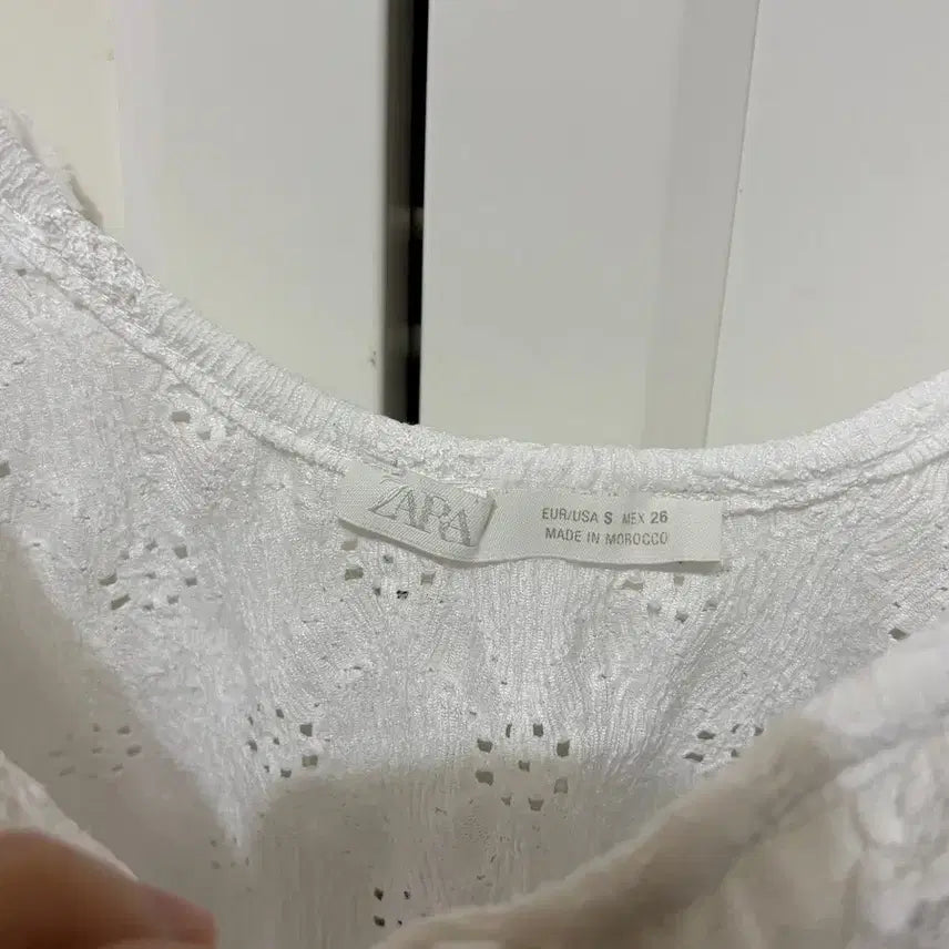 [BUNJANG] ZARA White Lace Ruffle Blouse / 자라 화이트 레이스 프릴 블라우스