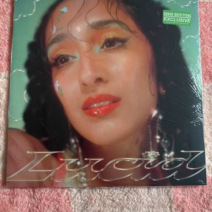 [BUNJANG] Raveena Lucid LP Red Vinyl / 미개봉) Raveena- lucid lp 레드 (택포)