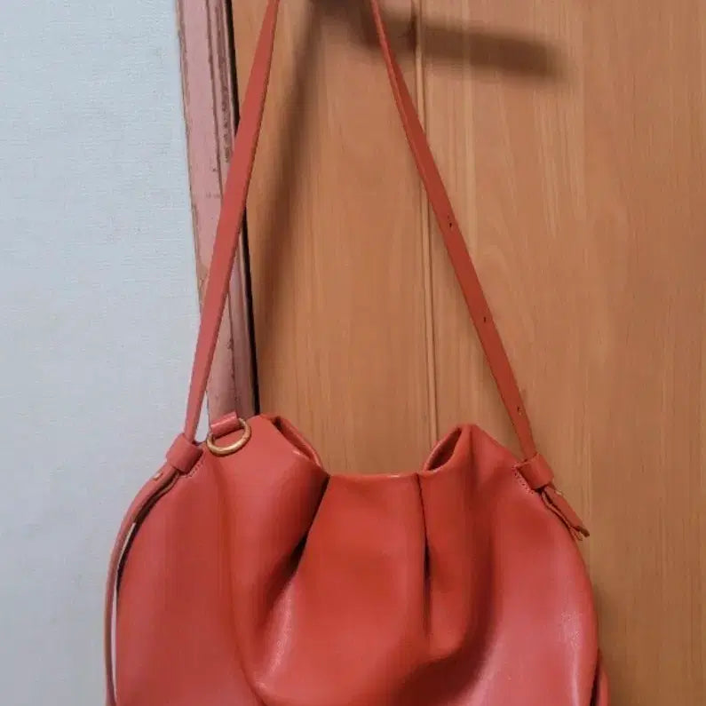 [BUNJANG] Hoze Brett Leather Shoulder Bag / 호제 브렛 가죽 숄더백 파프리카