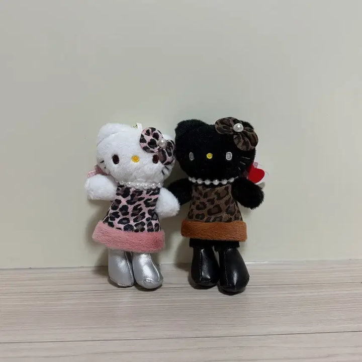 [BUNJANG] Hello Kitty Leopard Print Dress Keyring Bundle Set / [일괄] 롱다리 키티 호피 원피스 인형 키링 세트