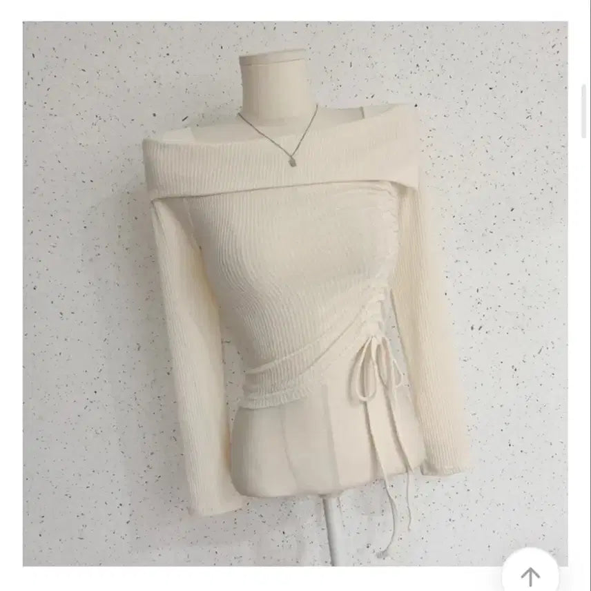 [BUNJANG] Avely Ivory Off-Shoulder Shirred Knit Top / 에이블리 아이보리 오프숄더 셔링 니트