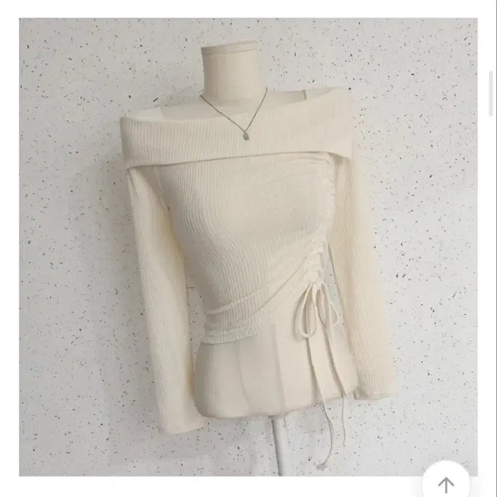 [BUNJANG] Avely Ivory Off-Shoulder Shirred Knit Top / 에이블리 아이보리 오프숄더 셔링 니트