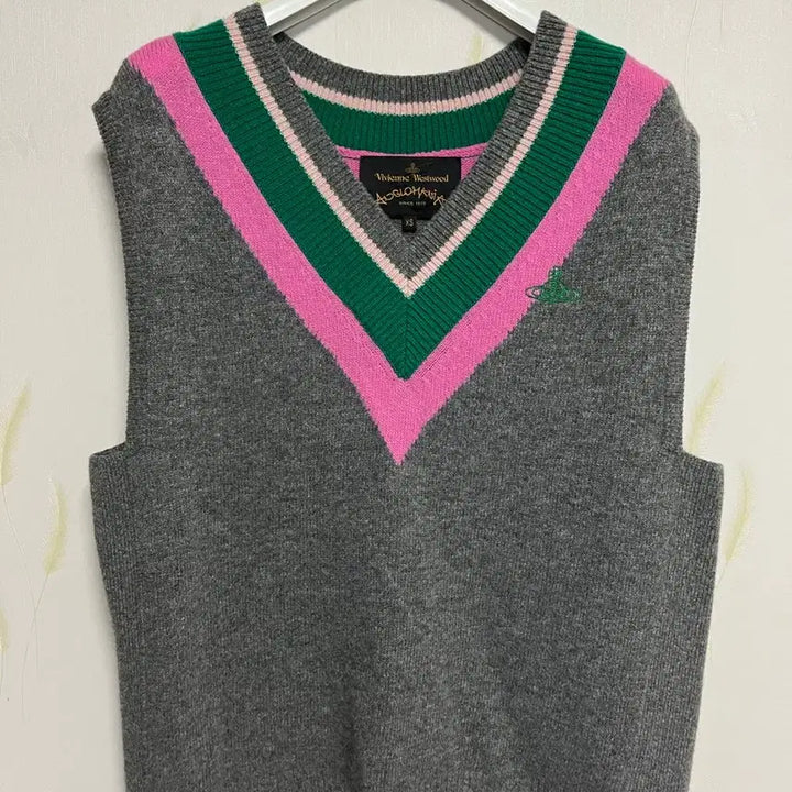 [BUNJANG] Vivienne Westwood Cashmere V-Neck Knit Vest / 비비안웨스트우드 캐시미어 브이넥 니트 조끼