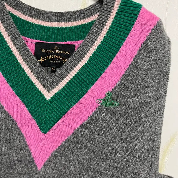 [BUNJANG] Vivienne Westwood Cashmere V-Neck Knit Vest / 비비안웨스트우드 캐시미어 브이넥 니트 조끼