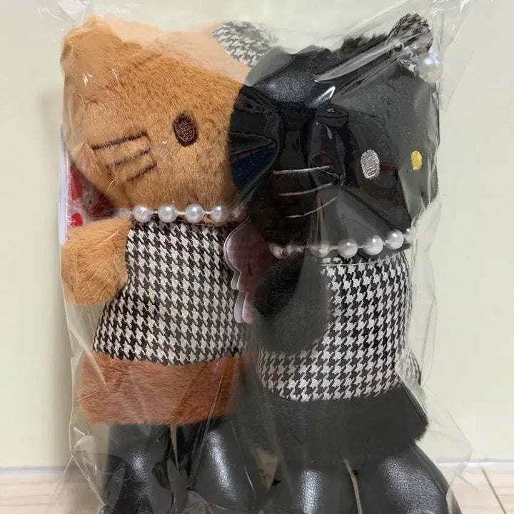 [BUNJANG] Hello Kitty Checkered Dress Keyring Bundle Set / [일괄] 롱다리 키티 체크 원피스 인형 키링 세트
