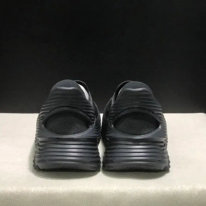 [BUNJANG] Hoka Restore TC All Black Sneakers / 호카 리스토어 TC 올블랙