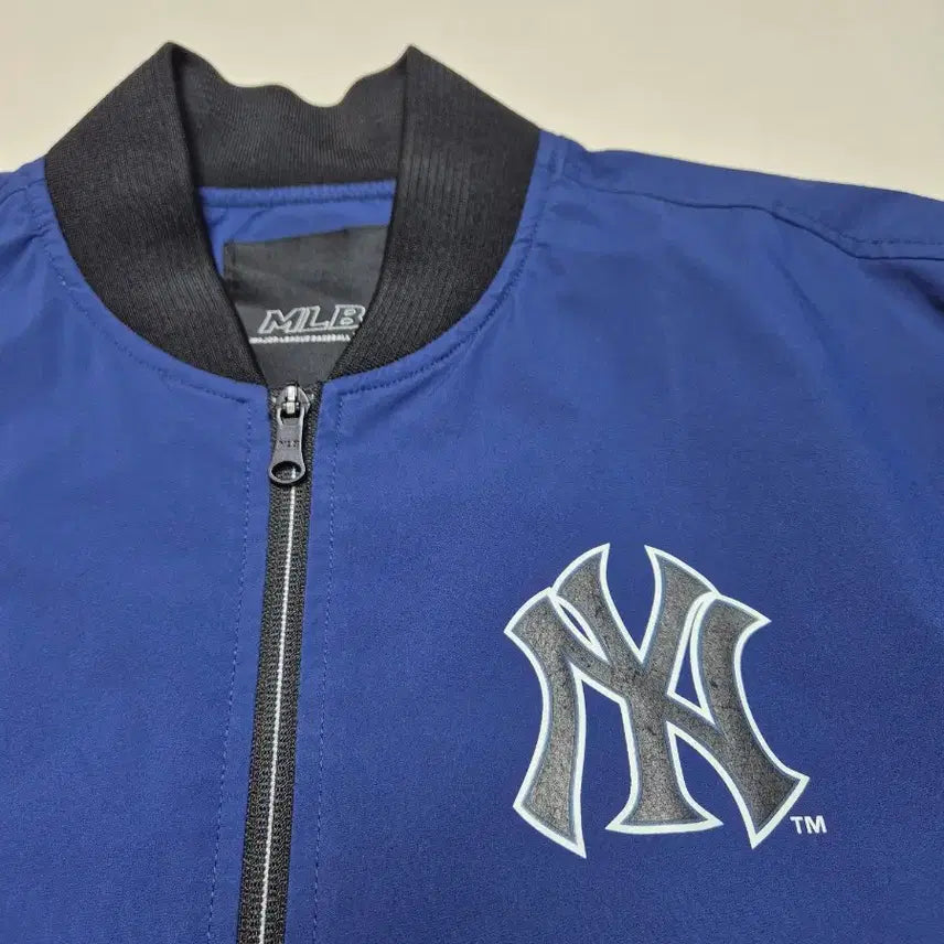 [BUNJANG] MLB New York Yankees Essential Bomber Jacket / MLB 뉴욕양키스 에센셜 항공점퍼