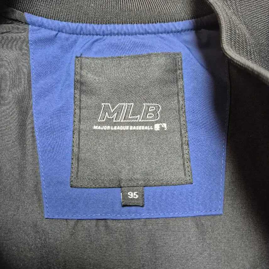 [BUNJANG] MLB New York Yankees Essential Bomber Jacket / MLB 뉴욕양키스 에센셜 항공점퍼