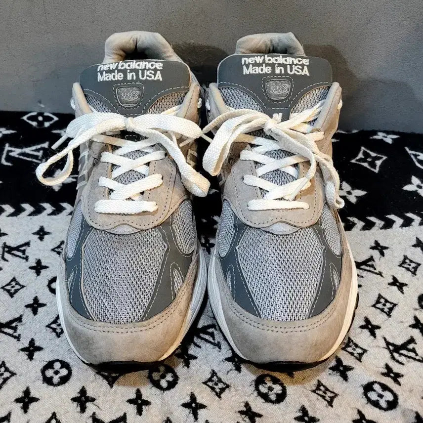 [BUNJANG] New Balance 933 Sneakers / 정품 뉴발란스 933 스니커즈