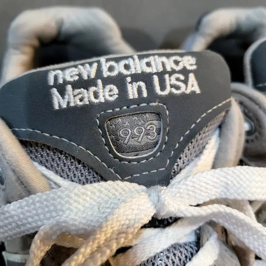 [BUNJANG] New Balance 933 Sneakers / 정품 뉴발란스 933 스니커즈