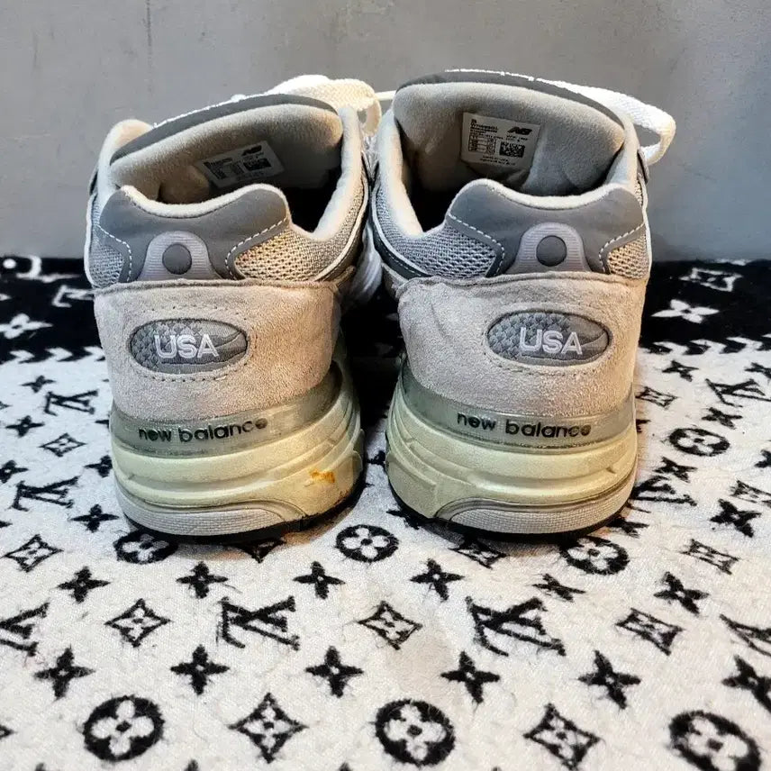 [BUNJANG] New Balance 933 Sneakers / 정품 뉴발란스 933 스니커즈