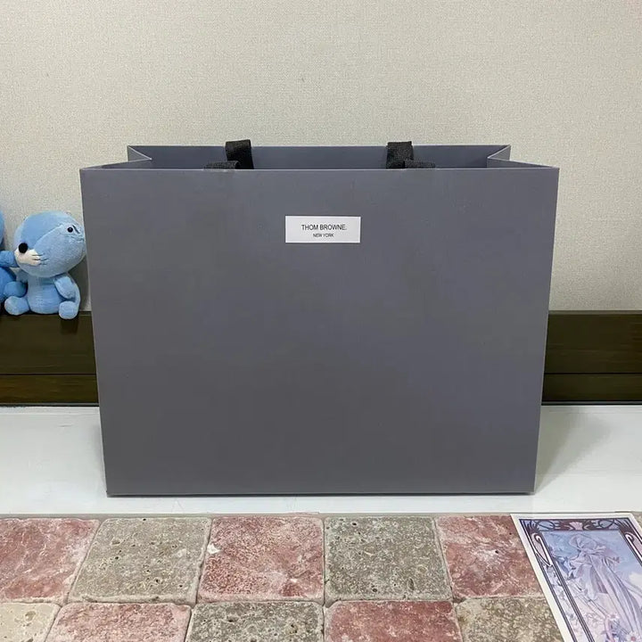[BUNJANG] Thom Browne Box and Shopping Bag / 톰브라운 박스 + 쇼핑백