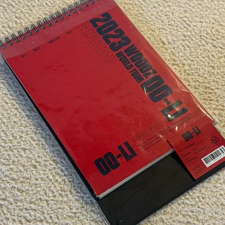[BUNJANG] WOODZ 2023 World Tour Selfie Book / WOODZ 2023 월드투어 셀피북 미개봉