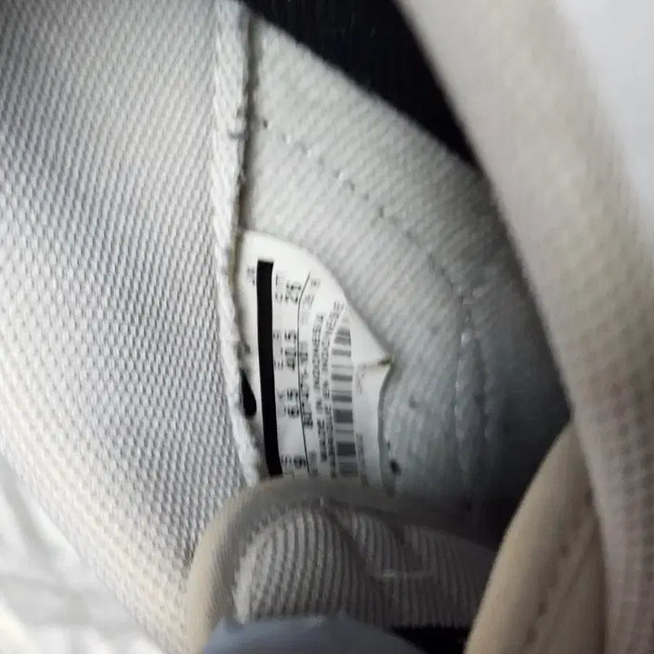 [BUNJANG] Nike Cortez White and Black Sneakers 260 / 카/나이키 코르테즈 흰검 운동화260