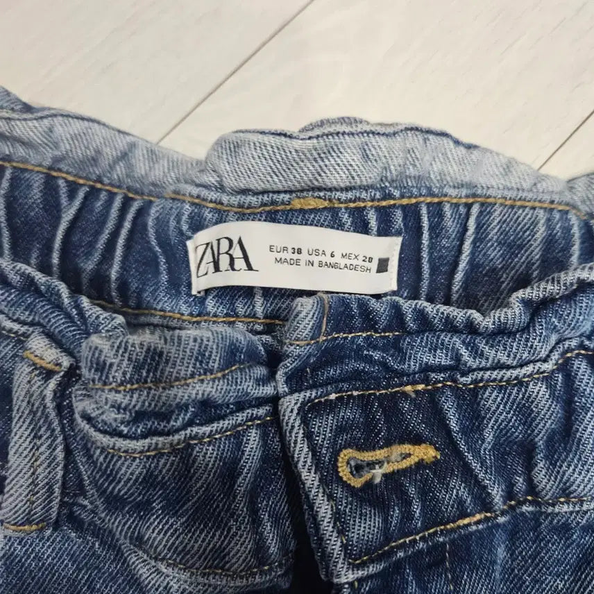 [BUNJANG] Zara Button Detail Denim Shorts / 자라 데님 반바지 버튼 디자인 38