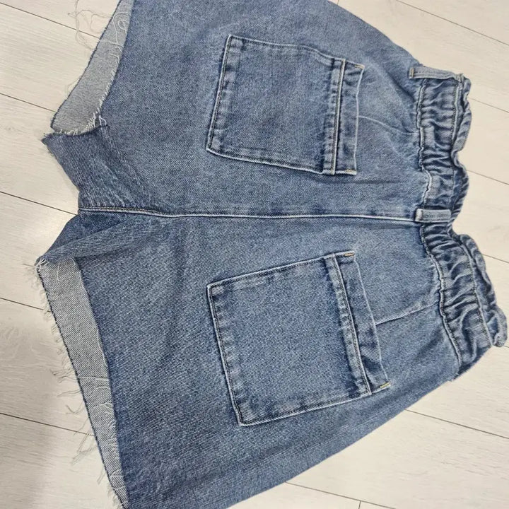 [BUNJANG] Zara Button Detail Denim Shorts / 자라 데님 반바지 버튼 디자인 38