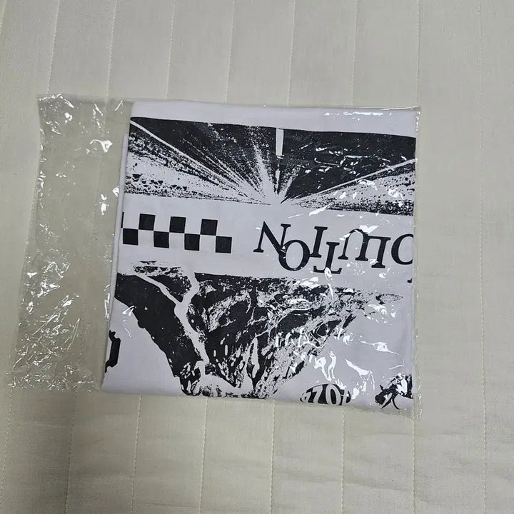 [SOLD OUT] 리레볼루션 볼케이노 티셔츠