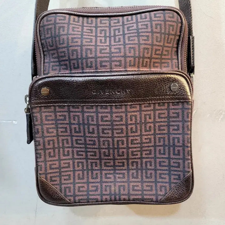 [BUNJANG] Givenchy Vintage Crossbody Bag / 정품 지방시 빈티지 크로스백