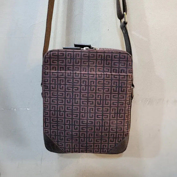 [BUNJANG] Givenchy Vintage Crossbody Bag / 정품 지방시 빈티지 크로스백