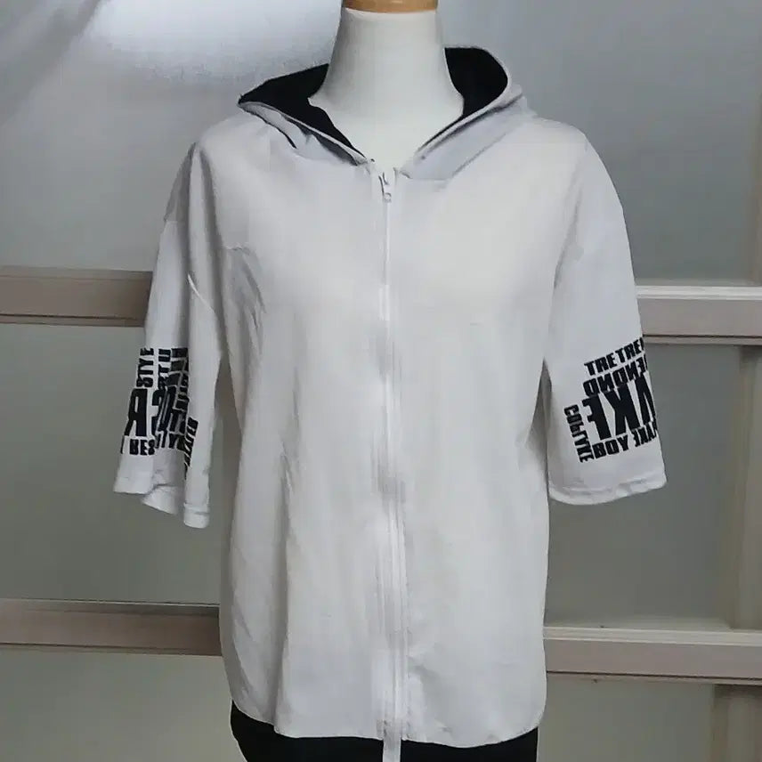 [BUNJANG] White Lettering Short Sleeve Hooded Zip-up / 화이트 레터링 반팔 후드집업 //새수준