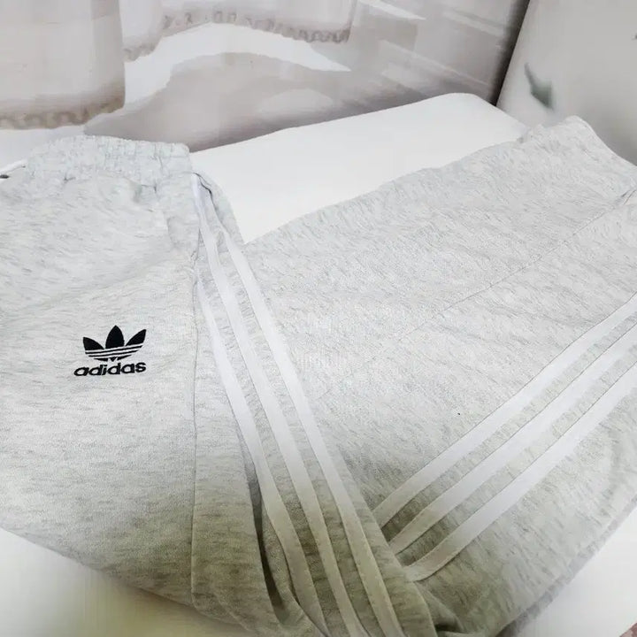 [BUNJANG] Adidas Three-Stripe Pleated Wide Leg Pants / 아디다스 3선 옆핀턱와이드바지