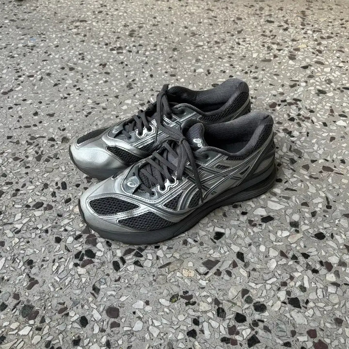 [BUNJANG] Asics Kiko Gel-Korika Silver Sneakers / 아식스 키코 젤코리커 실버 275
