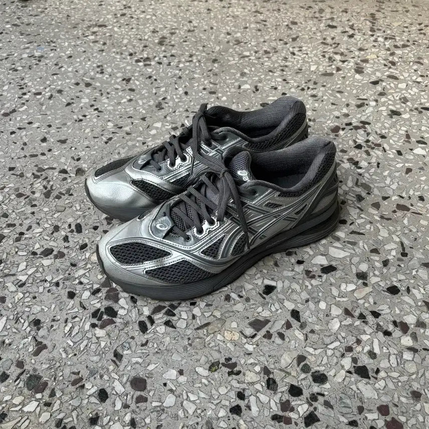[BUNJANG] Asics Kiko Gel-Korika Silver Sneakers / 아식스 키코 젤코리커 실버 275