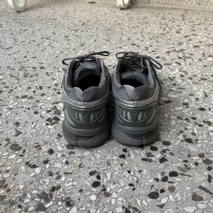 [BUNJANG] Asics Kiko Gel-Korika Silver Sneakers / 아식스 키코 젤코리커 실버 275
