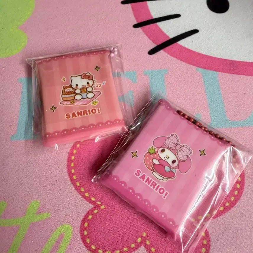 [BUNJANG] Hello Kitty &amp; Marron Cream Mini Notebook Keychain Set / 키티 마멜 미니 수첩 키링