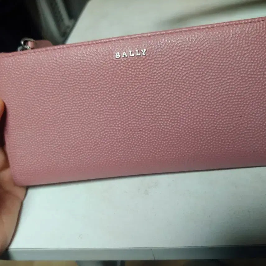 [BUNJANG] Bally Caviar Leather Zip Wallet / 발리 2단 장지갑 지퍼디테일 현금지갑