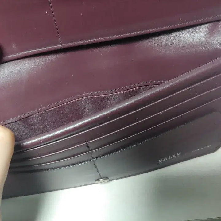 [BUNJANG] Bally Caviar Leather Zip Wallet / 발리 2단 장지갑 지퍼디테일 현금지갑