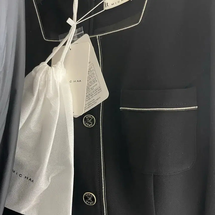 [BUNJANG] It MICHAA Black Line Dress / [44] 새상품 잇미샤원피스 블랙원피스 케네스레이디 line원피스