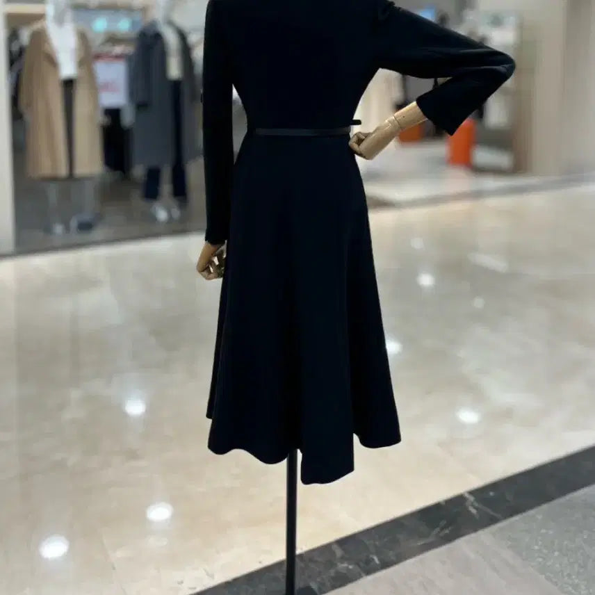 [BUNJANG] It MICHAA Black Line Dress / [44] 새상품 잇미샤원피스 블랙원피스 케네스레이디 line원피스