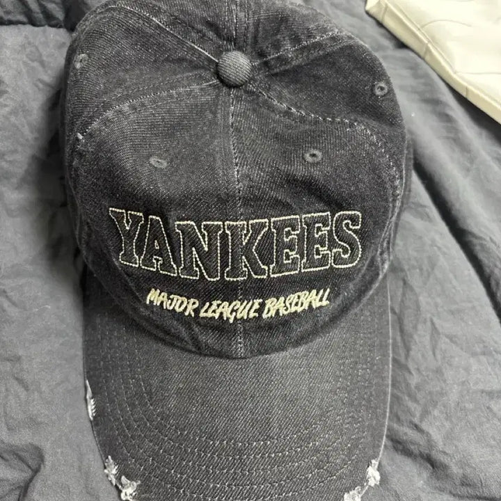 [SOLD OUT] MLB NY  Yankees 볼캡 차콜 데님