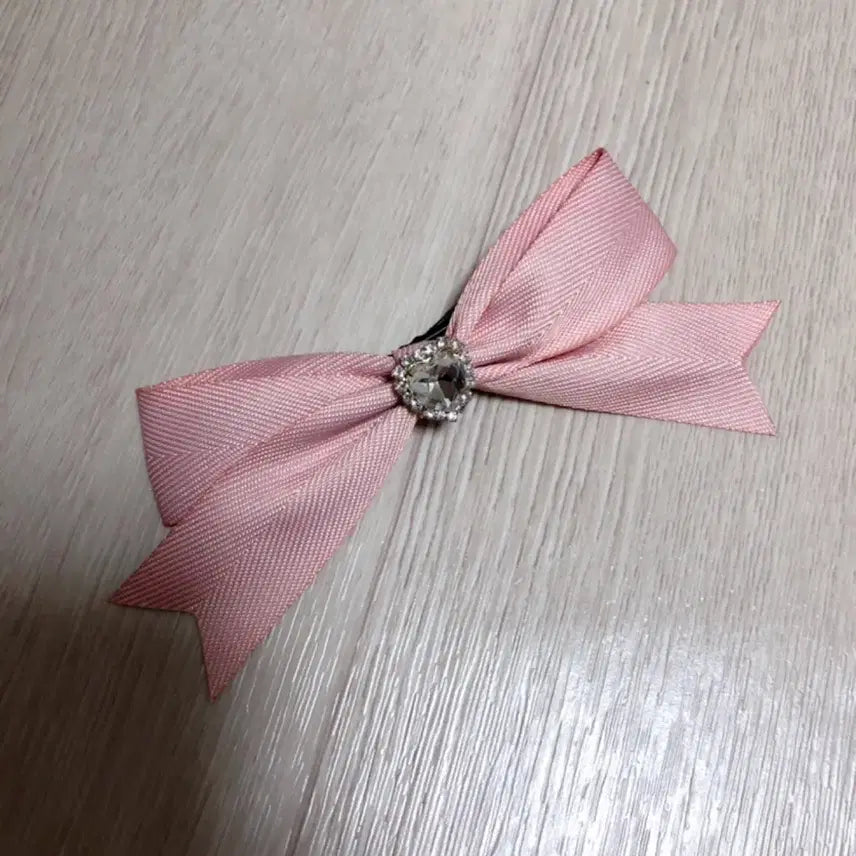 [BUNJANG] Heart Cubic Ribbon Hair Clip / 하트 큐빅 리본 집게삔