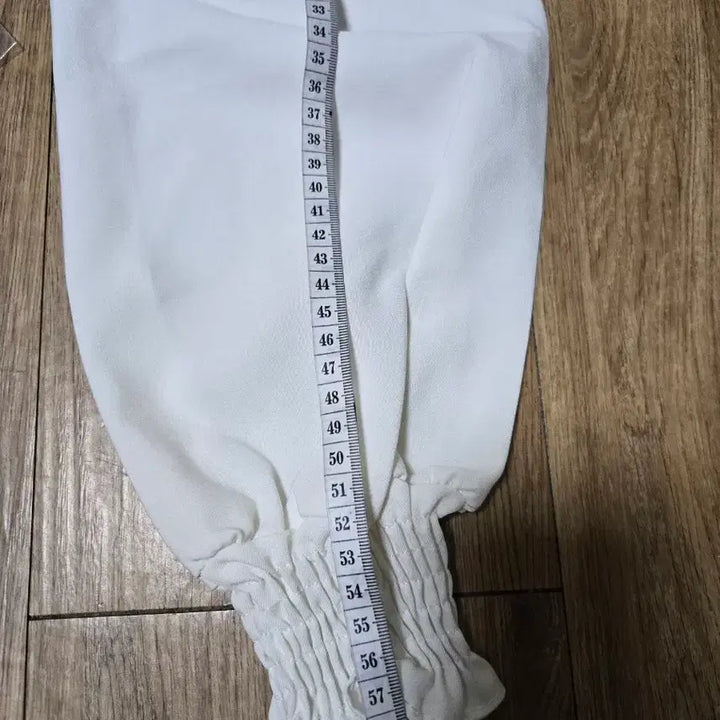 [BUNJANG] Smocked Frill Blouse White / 새상품 어깨 스모크 밴딩  프릴 블라우스 화이트