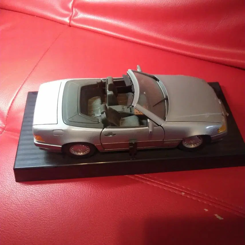 [SOLD OUT] 1/18 빈티지 마이스토 벤츠 500SL (1989) 다이캐스트