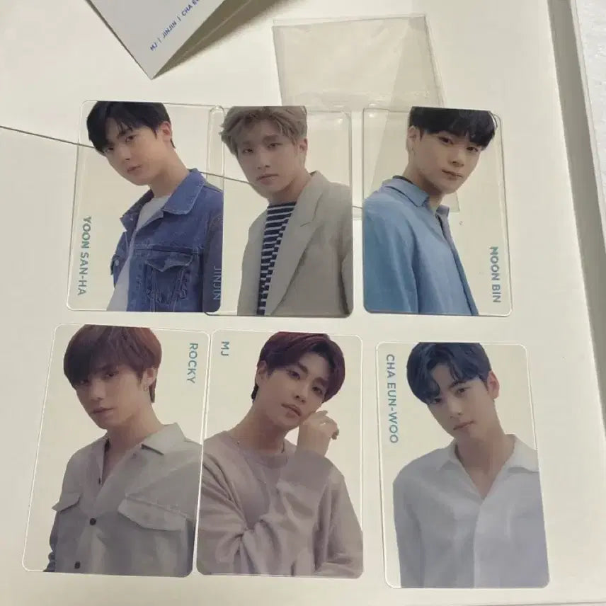 [BUNJANG] ASTRO Ordinary Holiday Photobook (Photocard Included) / 아스트로 Ordinary Holiday 포토북 (포카 포함)