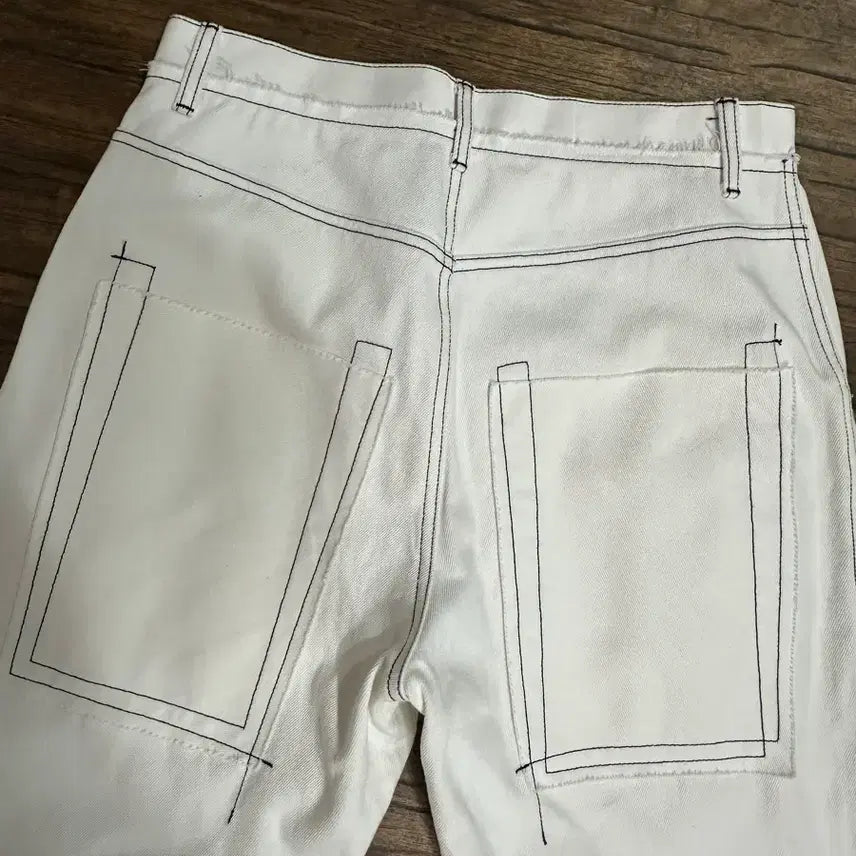 [BUNJANG] Typing Mistake White Denim Pants / typing mistake 화이트 데님 팬츠 L사이즈