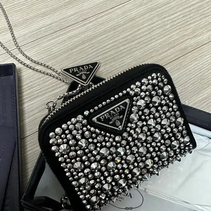 [BUNJANG] Prada Crystal Cardholder Chain Shoulder Bag Black / 프라다 크리스탈 카드지갑 체인 숄더백 블랙