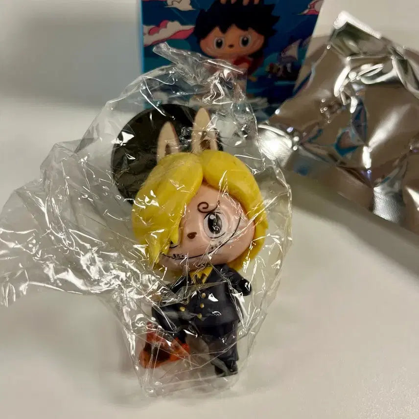 [BUNJANG] Popmart Labubu Sanji Figure / [팝마트] 라부부 x 원피스 상디 피규어