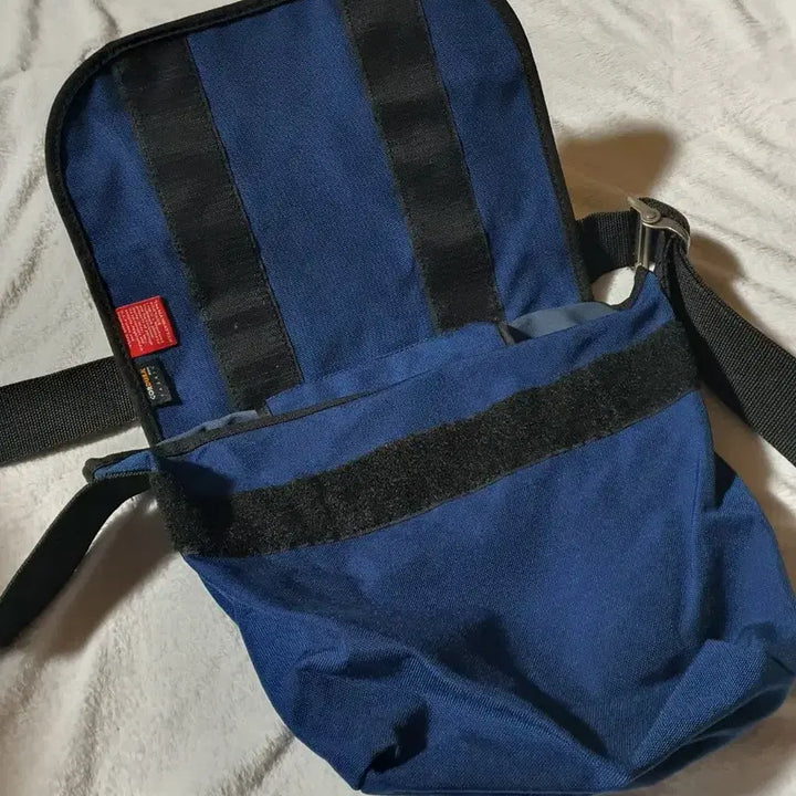 [BUNJANG] Manhattan Portage Geometric Pattern Messenger Bag / 맨하탄포티지 기하학 패턴 메신져백 MANHATTAN PORTAGE