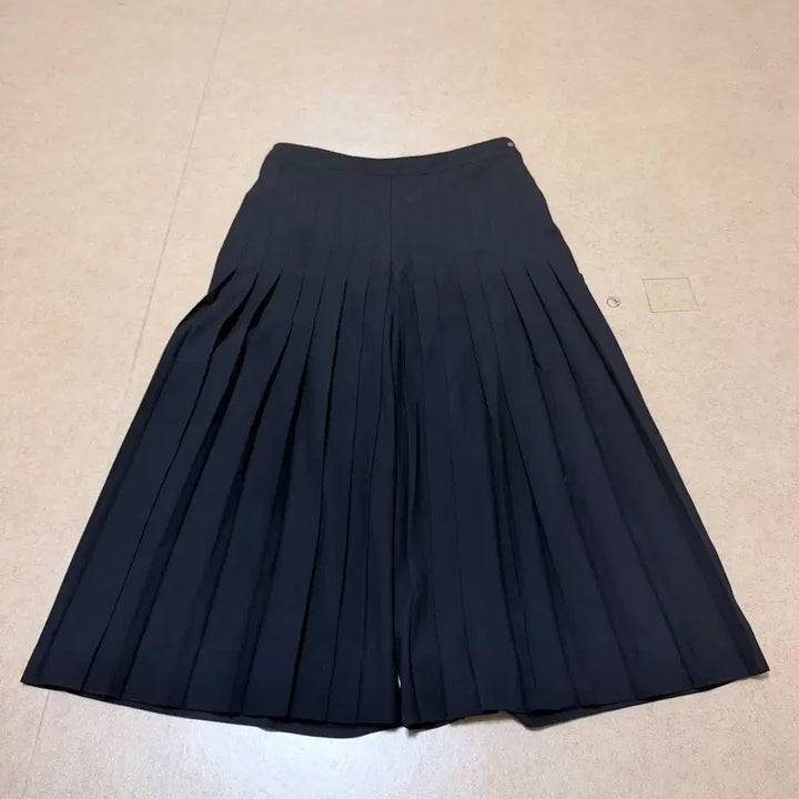[BUNJANG] Samsung C&amp;T Melissa Pleats Wide Pants (Size 28-29) / 삼성물산 멜리사 정품 28ㅡ29사이즈 플리즈 와이드 바지! 매장가 30만