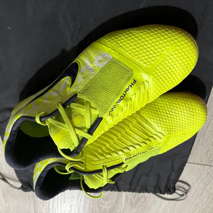 [BUNJANG] Nike Phantom Venom Elite FG Soccer Cleats / 나이키 팬텀 베놈 엘리트 FG [250] 축구화
