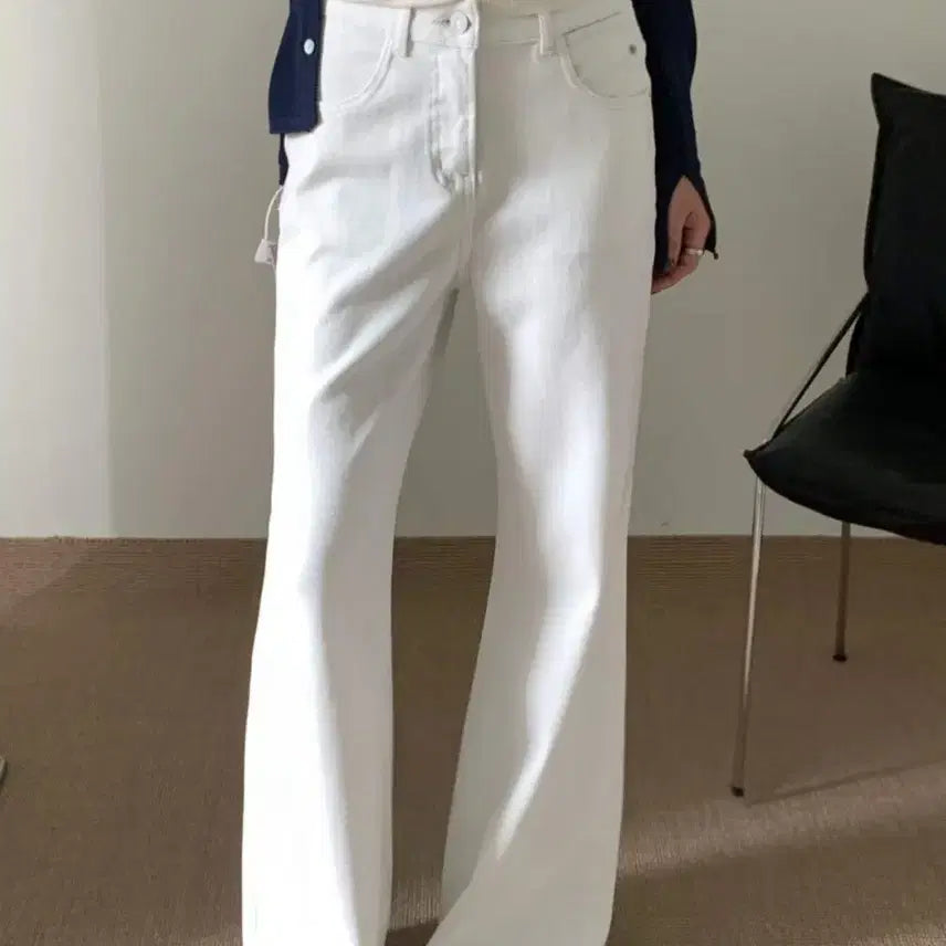 [BUNJANG] White Semi Bootcut Denim Jeans / 화이트 쎄미 부츠컷 데님