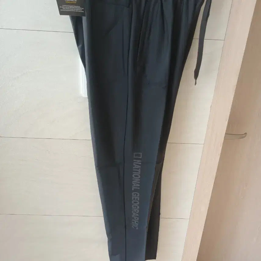 [BUNJANG] National Geographic Training Pants L Black / 내셔널지오그래픽 춘추용 트레이닝  L 블랙 새상품