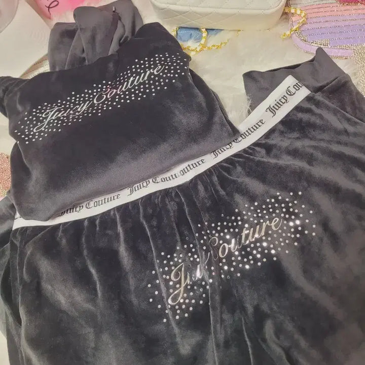 [BUNJANG] Juicy Couture Velvet Tracksuit Set - Black / 쥬시꾸뛰르 벨벳 트레이닝복 세트 블랙