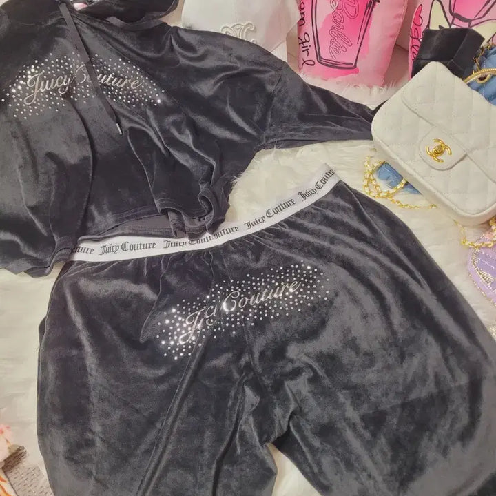[BUNJANG] Juicy Couture Velvet Tracksuit Set - Black / 쥬시꾸뛰르 벨벳 트레이닝복 세트 블랙