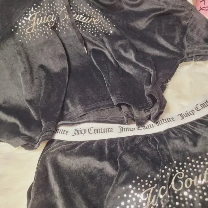 [BUNJANG] Juicy Couture Velvet Tracksuit Set - Black / 쥬시꾸뛰르 벨벳 트레이닝복 세트 블랙