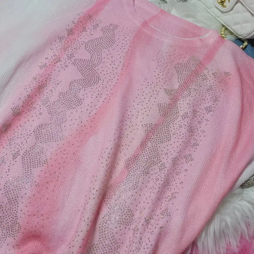 [BUNJANG] Pink Stone Embellished Knit T-shirt / 핑크 스톤 장식 니트 티셔츠